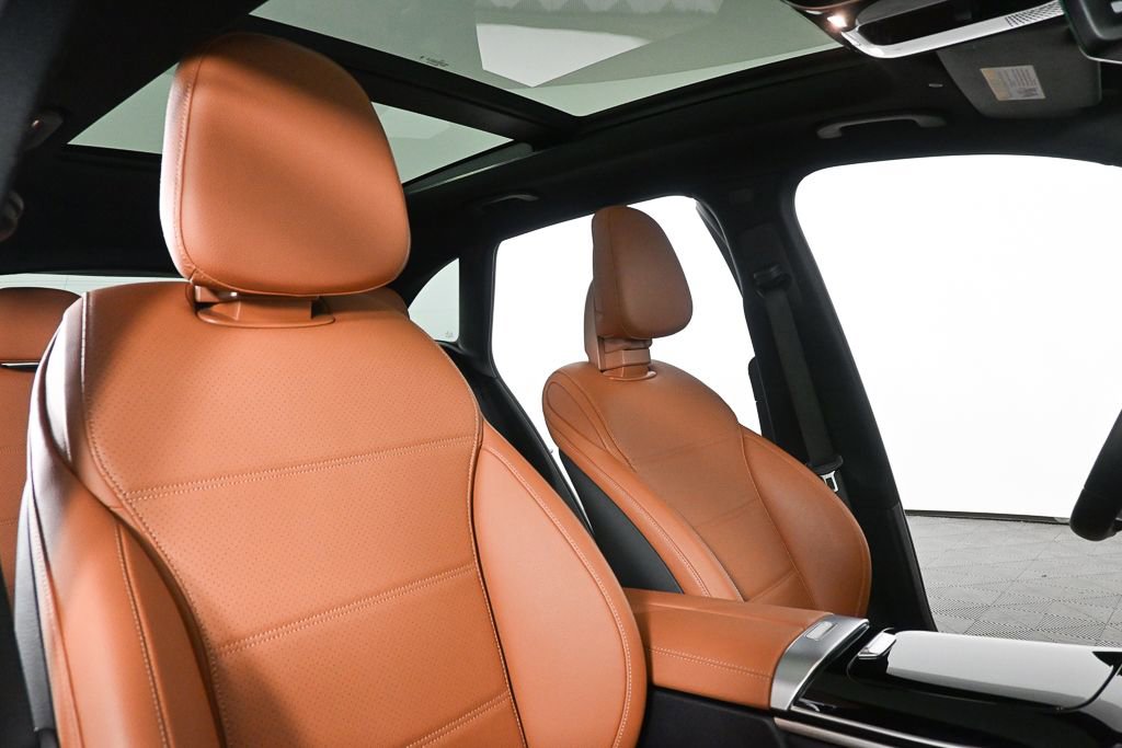 Used 2024 Mercedes-Benz GLC 300 image 21