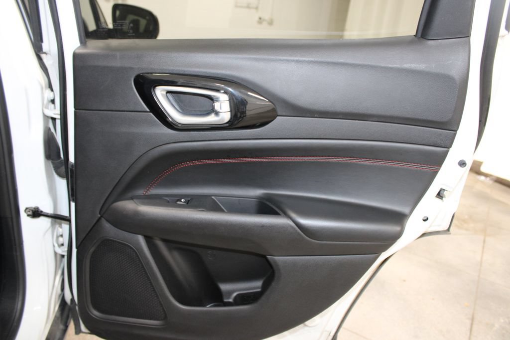 Used 2025 Jeep Compass Trailhawk AWD/4WD image 33