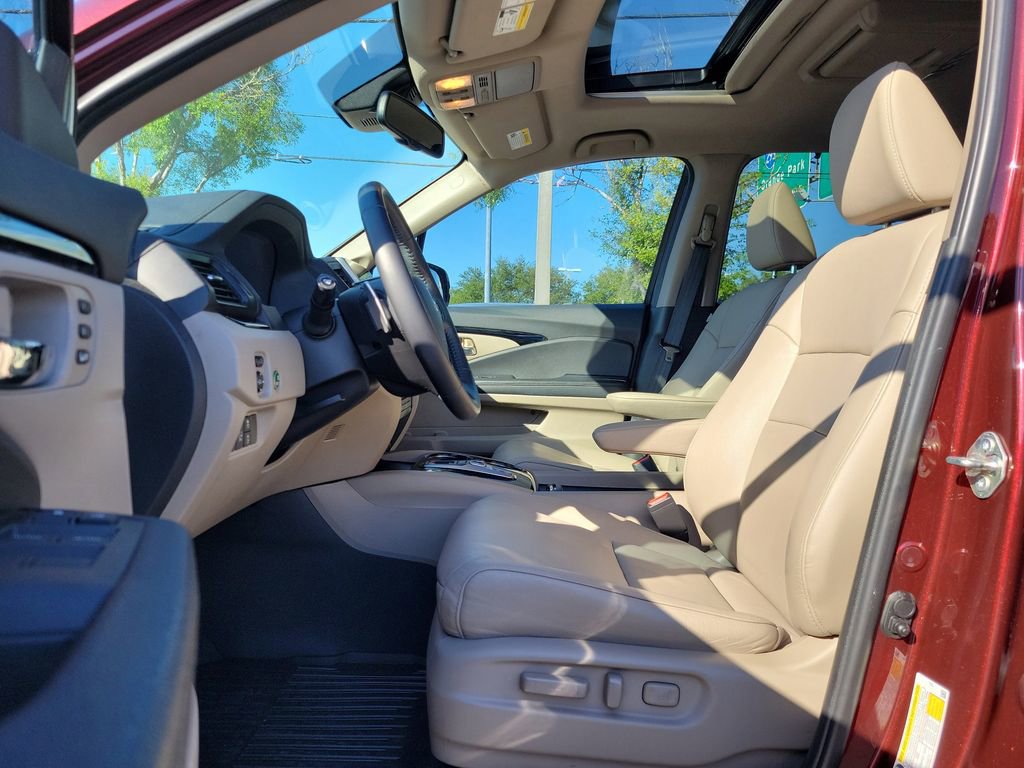 Certified 2018 Honda Pilot Touring image 24