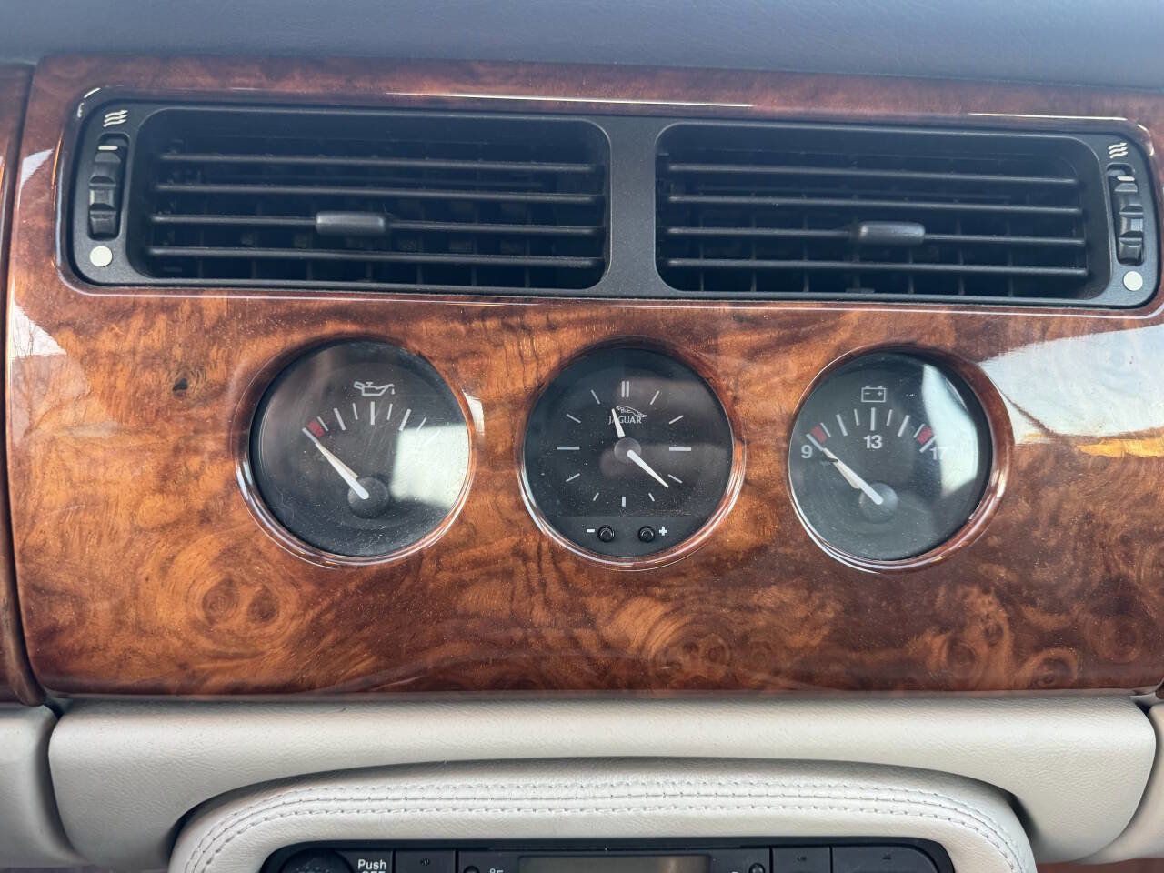 Used 2002 Jaguar XK8 Convertible image 16