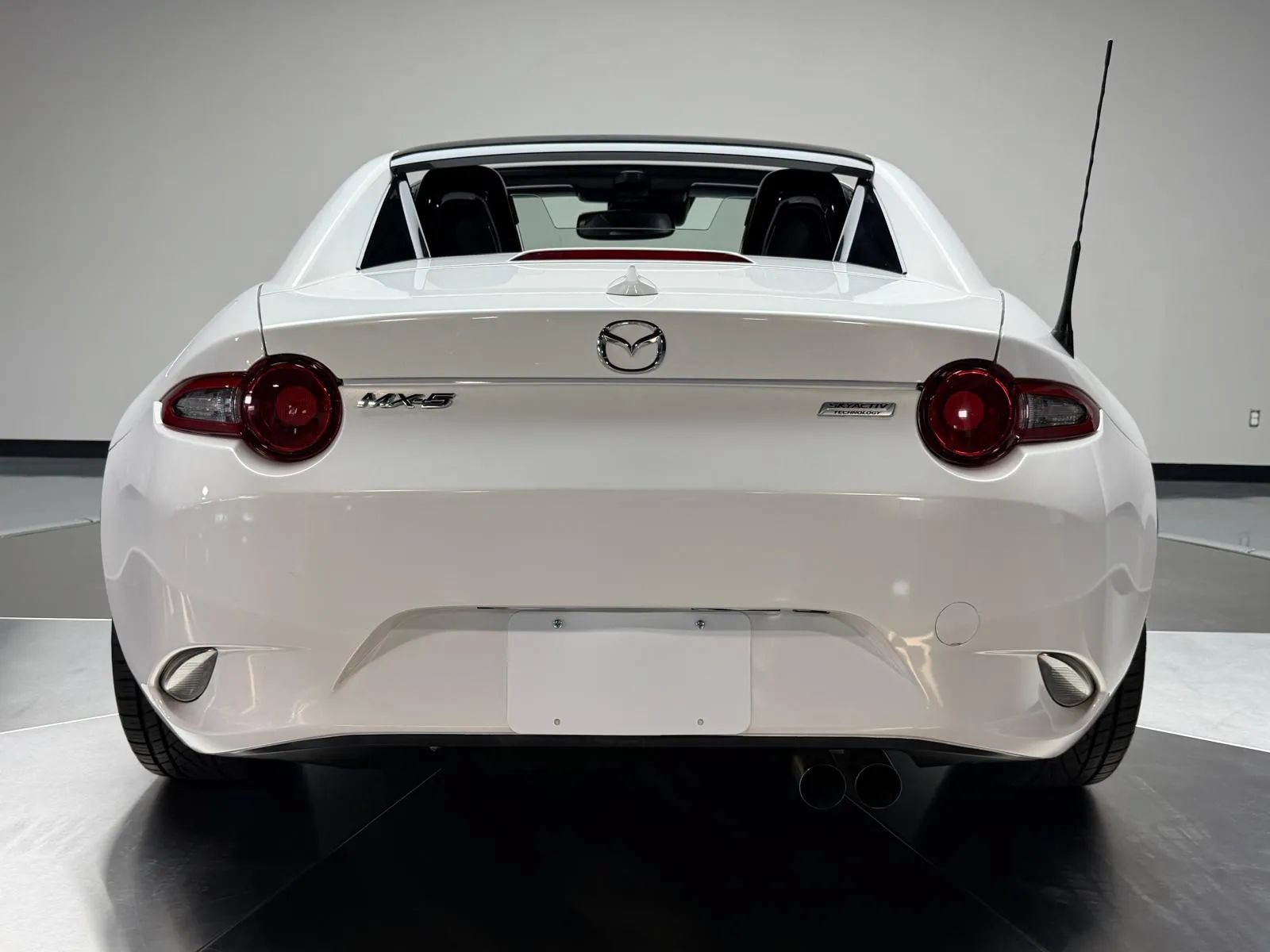 Used 2017 MAZDA MX-5 Miata RF Grand Touring RWD image 5