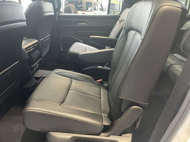 Used 2026 Jeep Grand Wagoneer 2WD w/ Premium Group I image 9