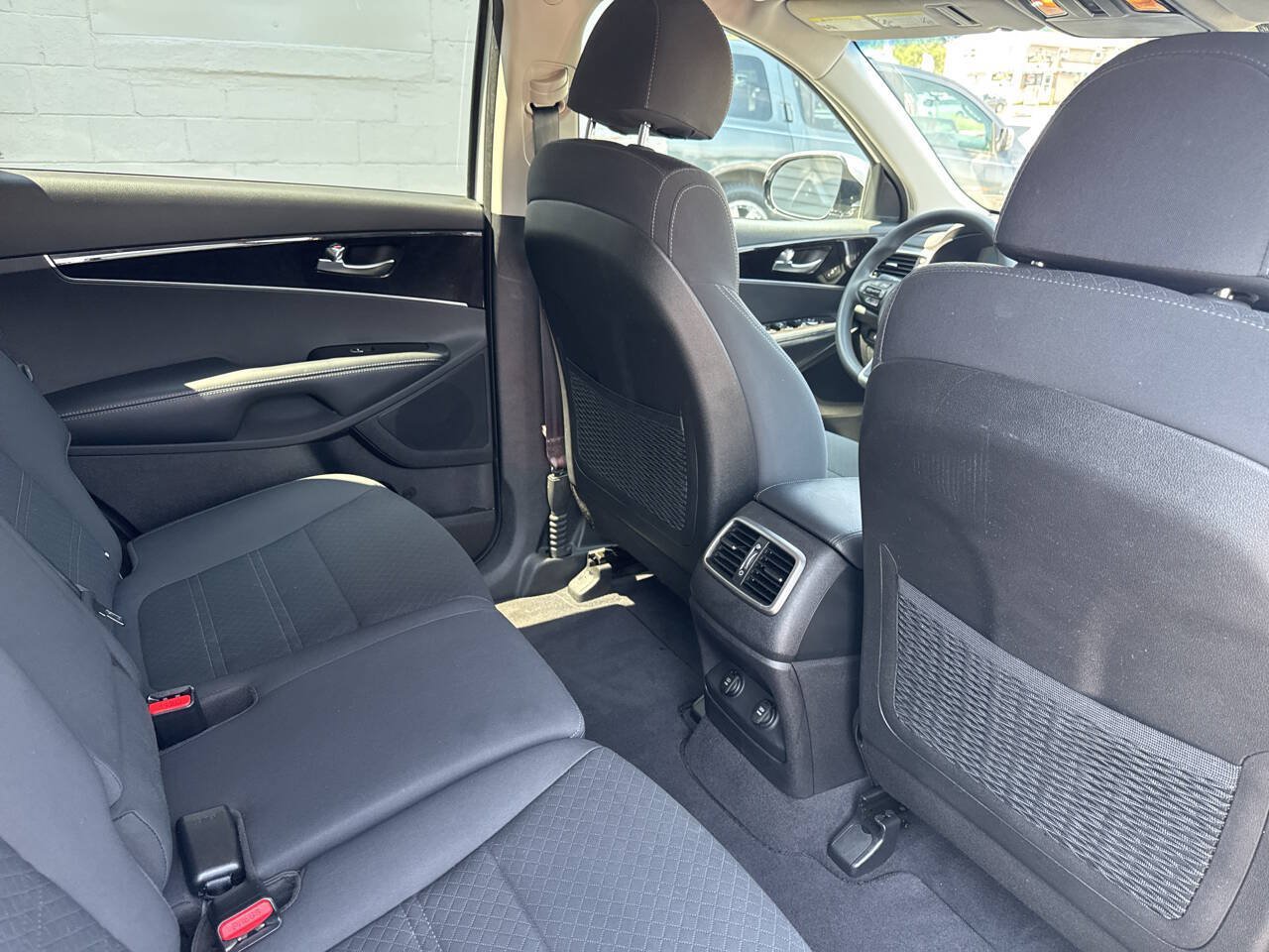 Used 2018 Kia Sorento AWD image 24