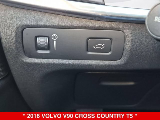 Used 2018 Volvo V90 T5 Cross Country w/ Convenience Package AWD/4WD image 19