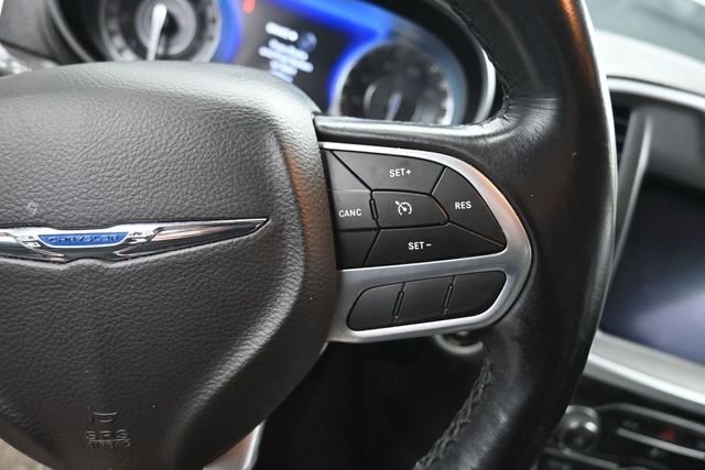 Used 2022 Chrysler 300 Touring RWD image 17
