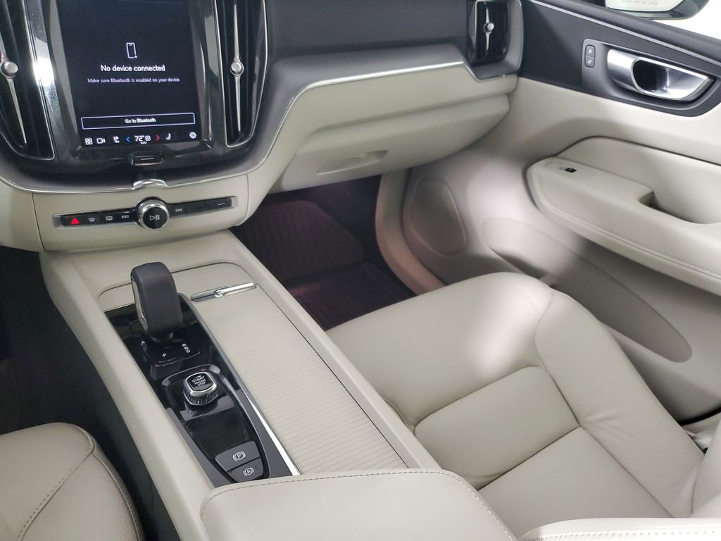 Certified 2024 Volvo XC60 B5 Core w/ Protection Package Premier image 19