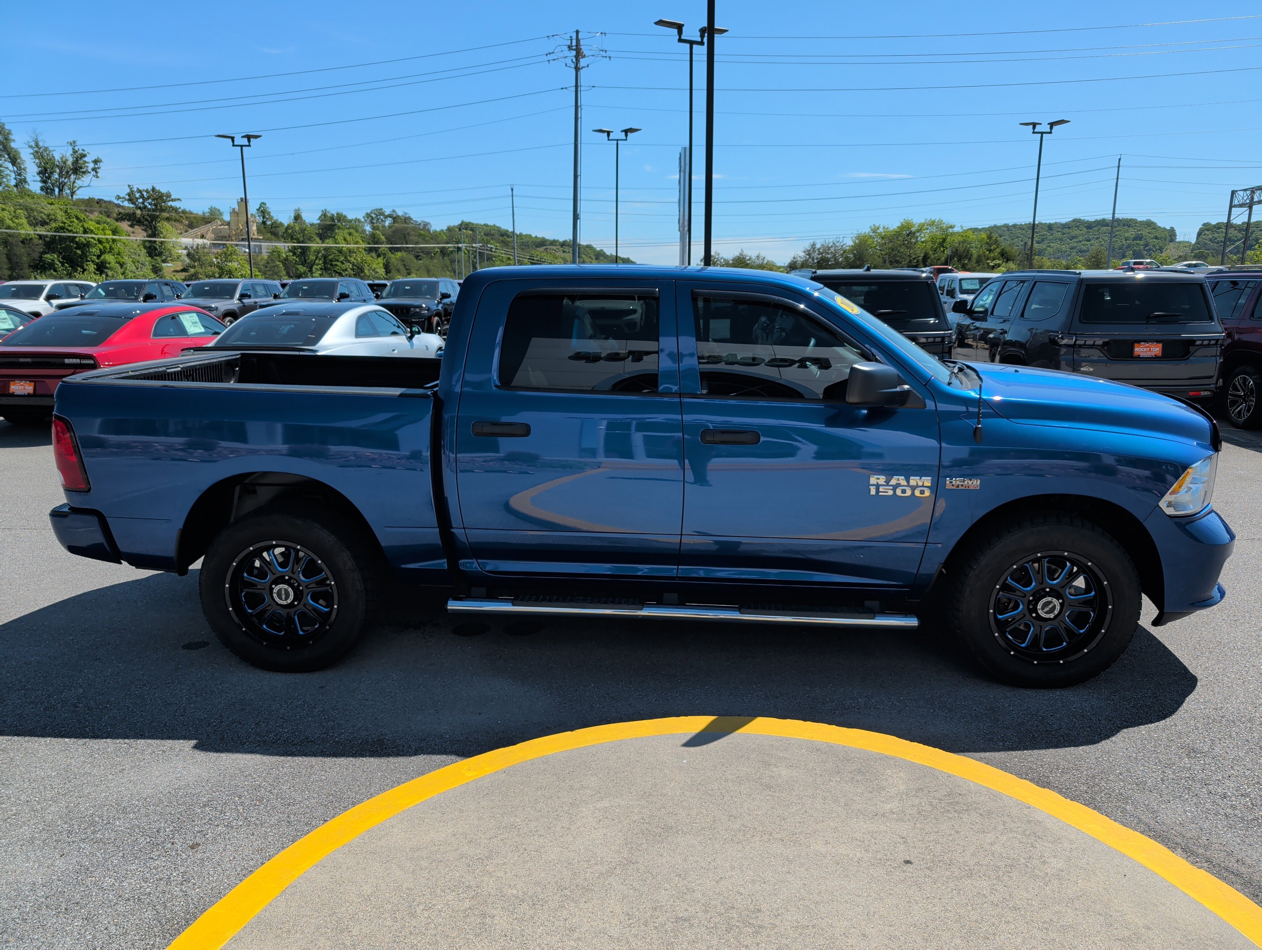 Used 2017 RAM 1500 Express w/ Express Value Package AWD/4WD image 5