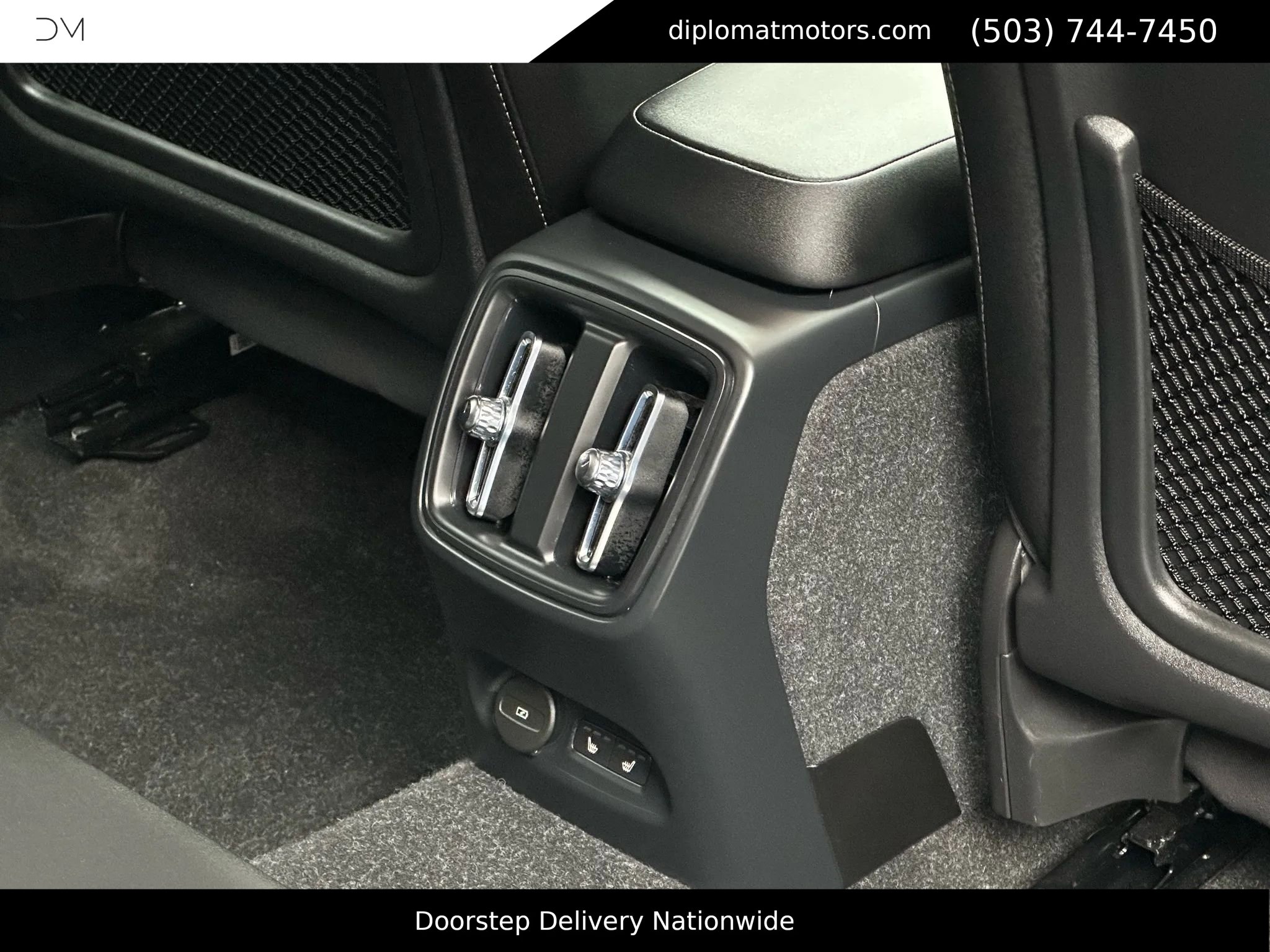 Used 2023 Volvo XC40 Recharge Core image 22