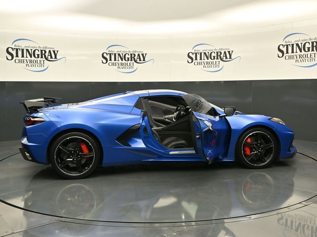 Used 2022 Chevrolet Corvette Stingray Convertible w/ Z51 Performance Package image 27