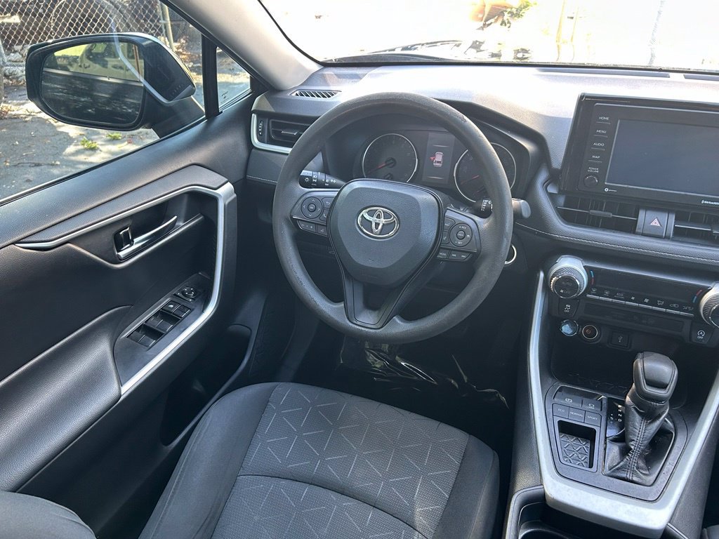 Used 2021 Toyota RAV4 XLE w/ Convenience Package FWD image 9
