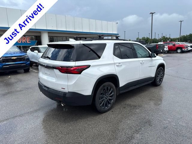 Used 2023 Chevrolet Traverse RS w/ LPO, 'HIT The Road' Package FWD image 3