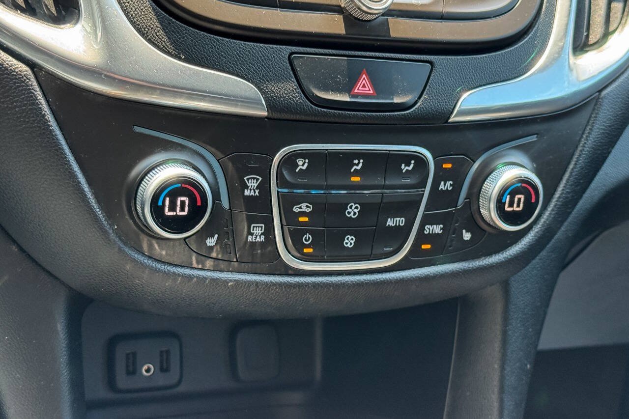Used 2018 Chevrolet Equinox LT w/ Sun & Infotainment Package AWD/4WD image 32