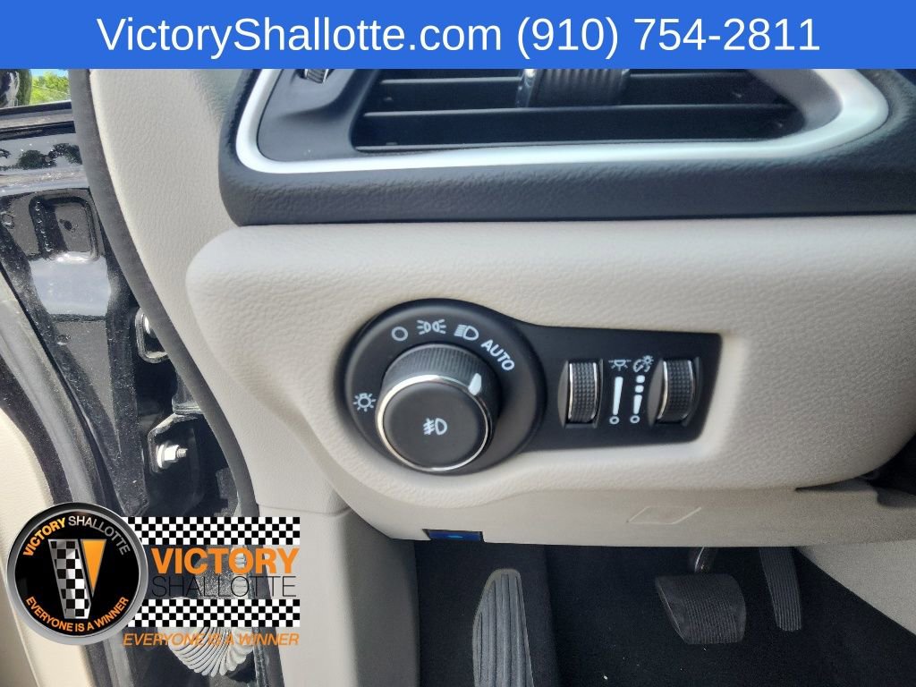 Certified 2024 Chrysler Pacifica Touring-L FWD image 15