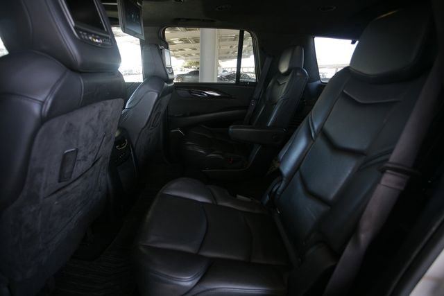 Used 2017 Cadillac Escalade Platinum image 34