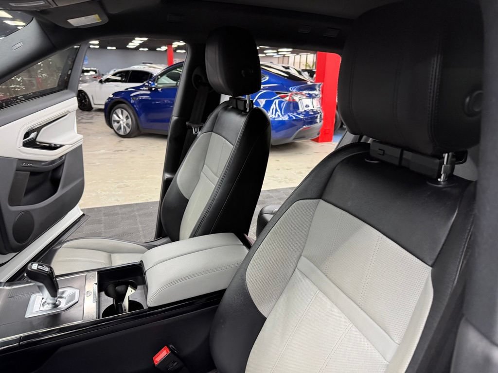 Used 2020 Land Rover Range Rover Evoque R-Dynamic S AWD/4WD image 34