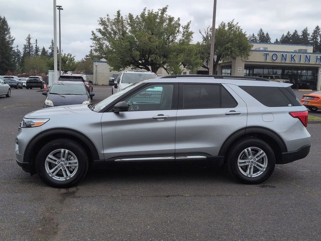 Used 2023 Ford Explorer XLT w/ Class IV Trailer Tow Package AWD/4WD image 2