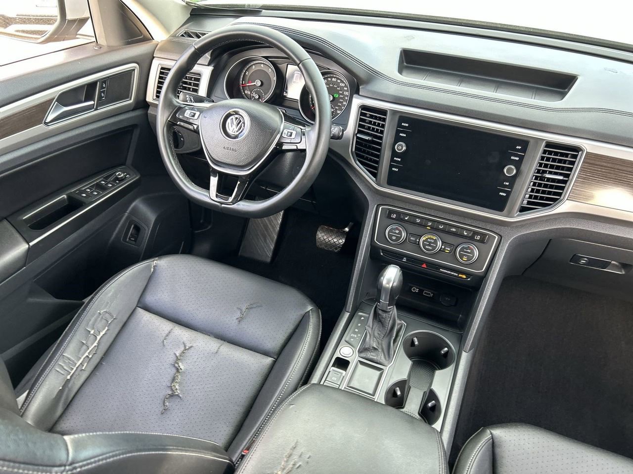 Used 2019 Volkswagen Atlas SE w/ Panoramic Sunroof Package FWD image 11