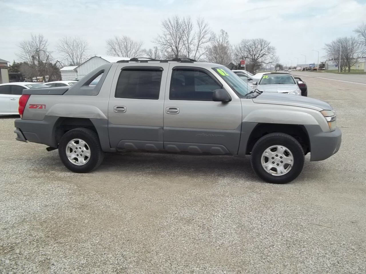 Used 2002 Chevrolet Avalanche 4x4 w/ Off-Road Suspension Pkg