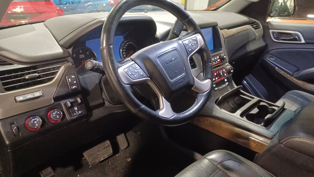 Used 2016 GMC Yukon XL Denali w/ Open Road Package image 4