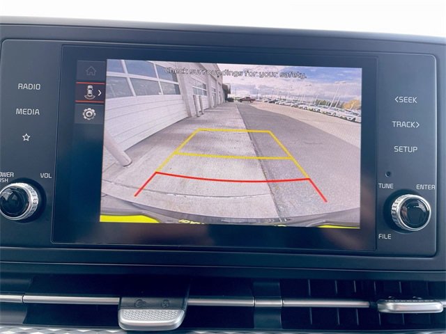 Used 2024 Kia Carnival LX image 17