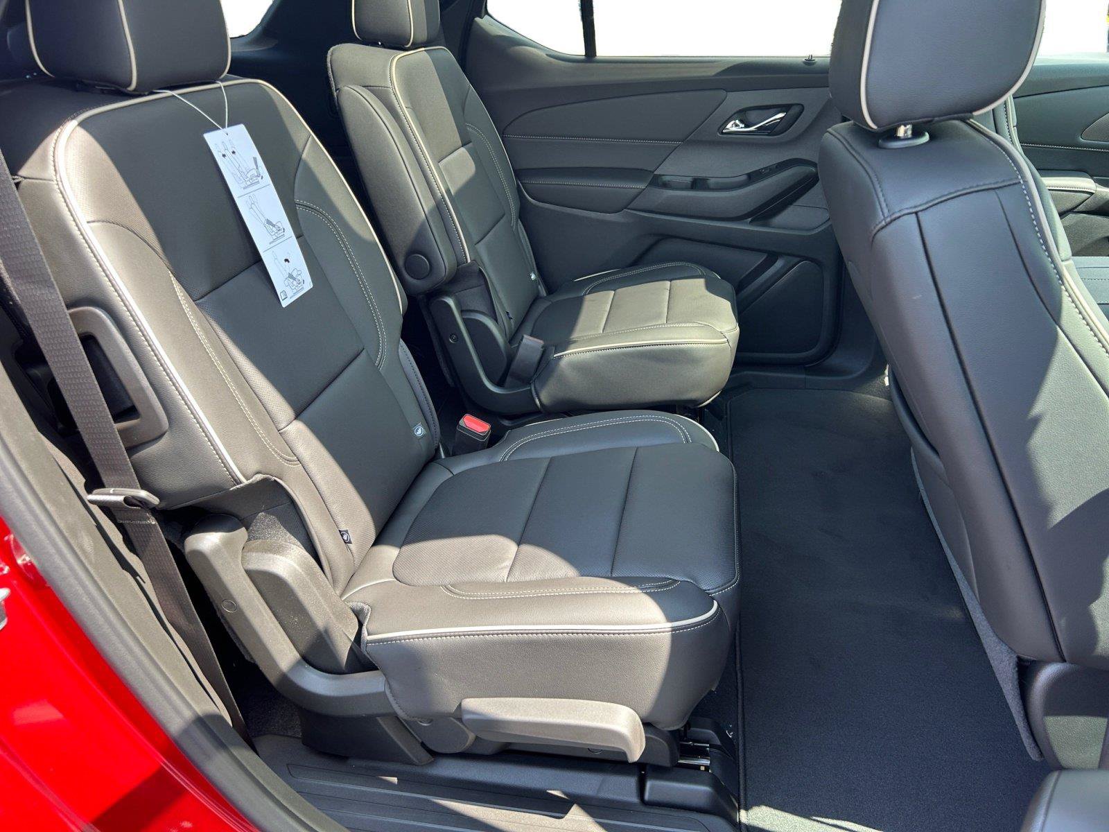 Used 2023 Chevrolet Traverse Premier FWD image 22