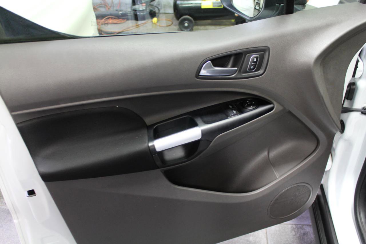 Used 2019 Ford Transit Connect XLT image 17