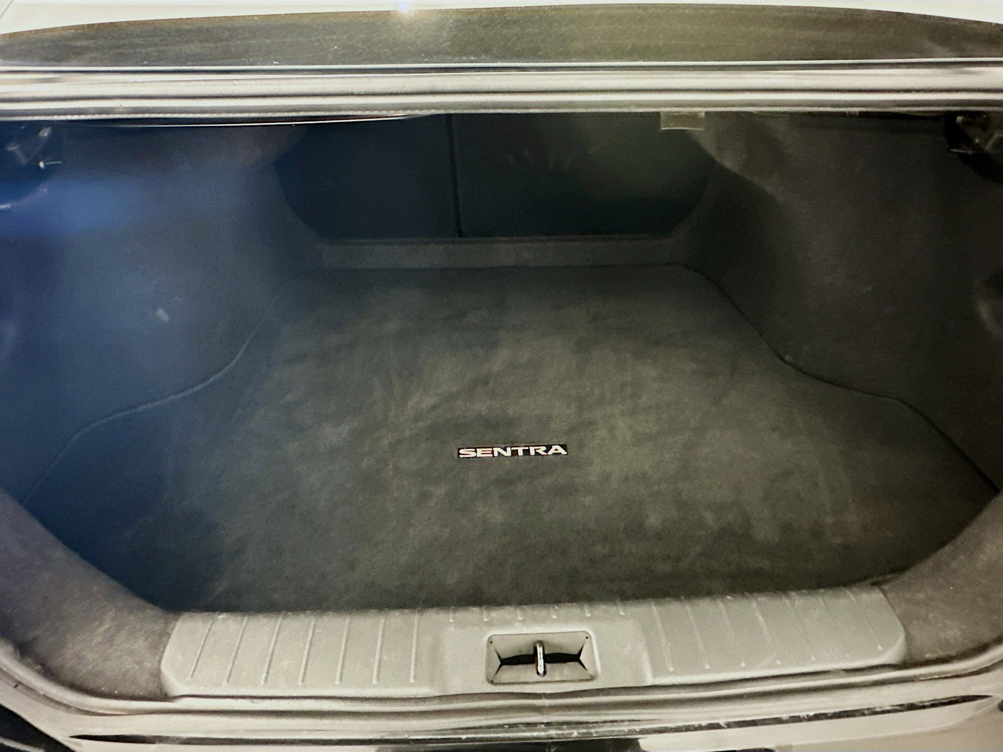 Used 2024 Nissan Sentra SV FWD image 29