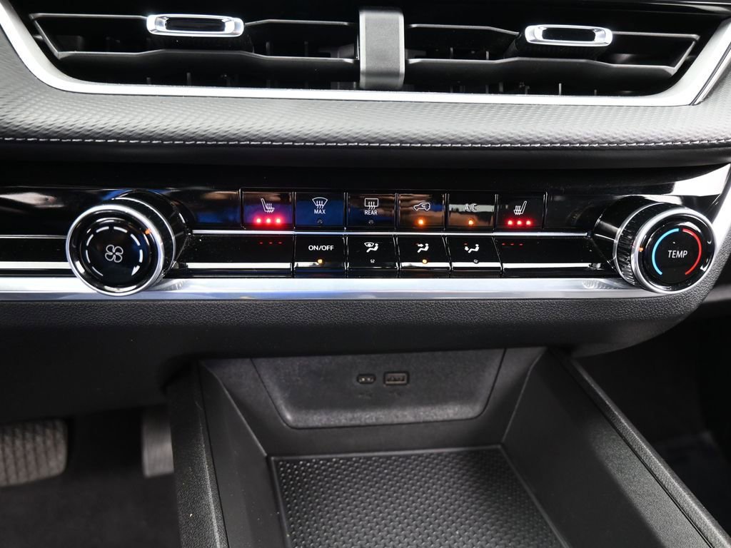 Used 2025 Chevrolet Equinox LT image 25