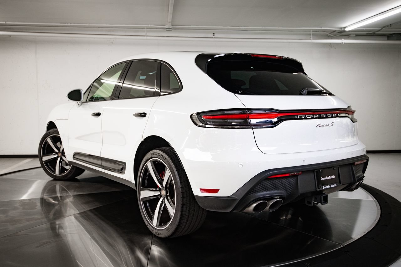 Certified 2024 Porsche Macan S AWD/4WD image 3