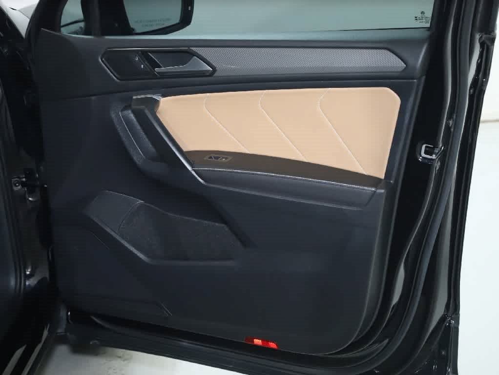 Certified 2023 Volkswagen Tiguan SE AWD/4WD image 33