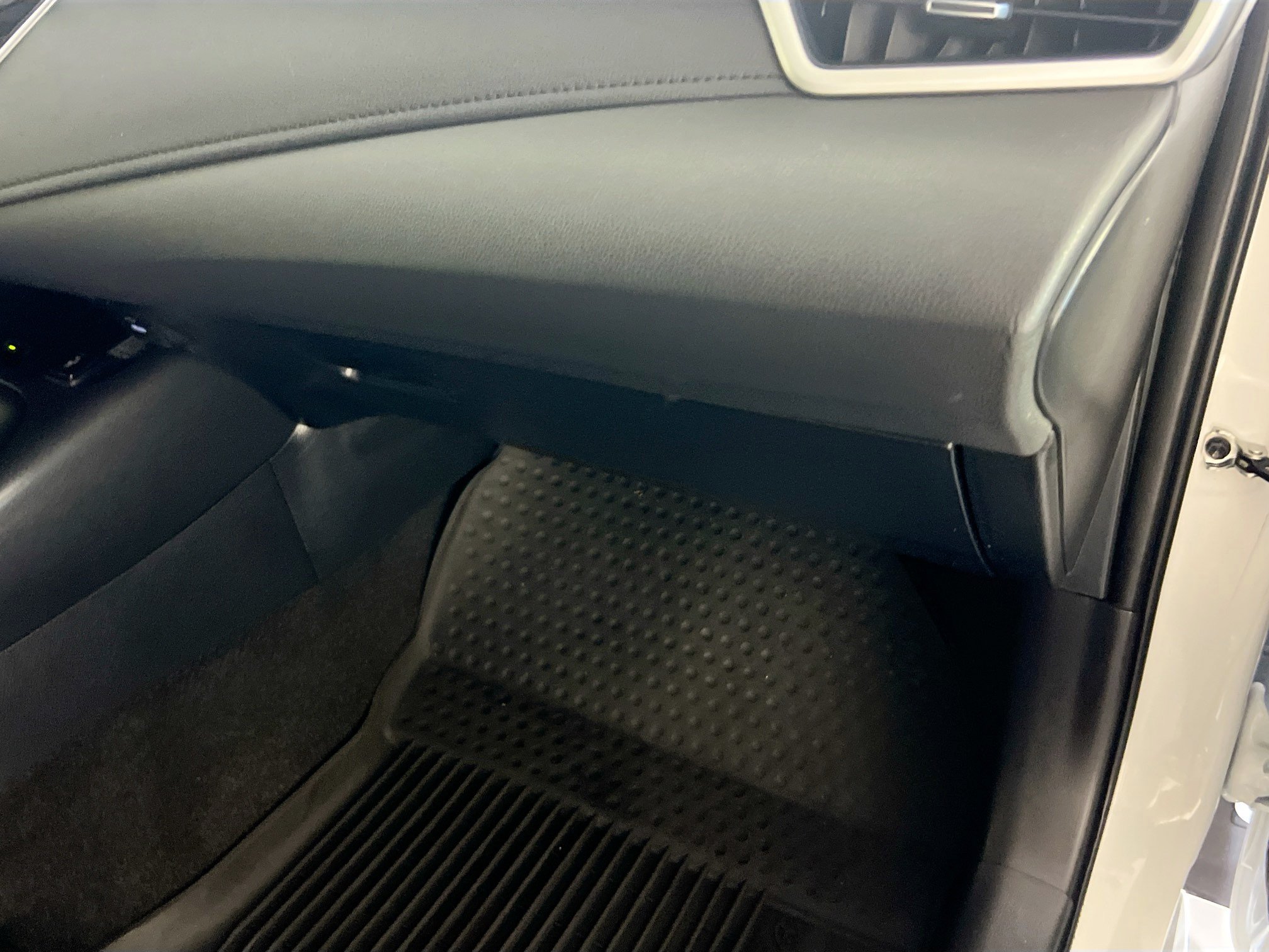 Used 2024 Toyota Corolla XLE FWD image 33