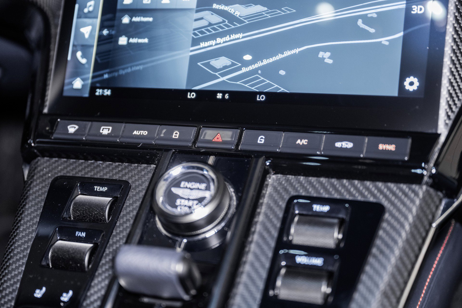 Used 2025 Aston Martin V8 Vantage Coupe image 22