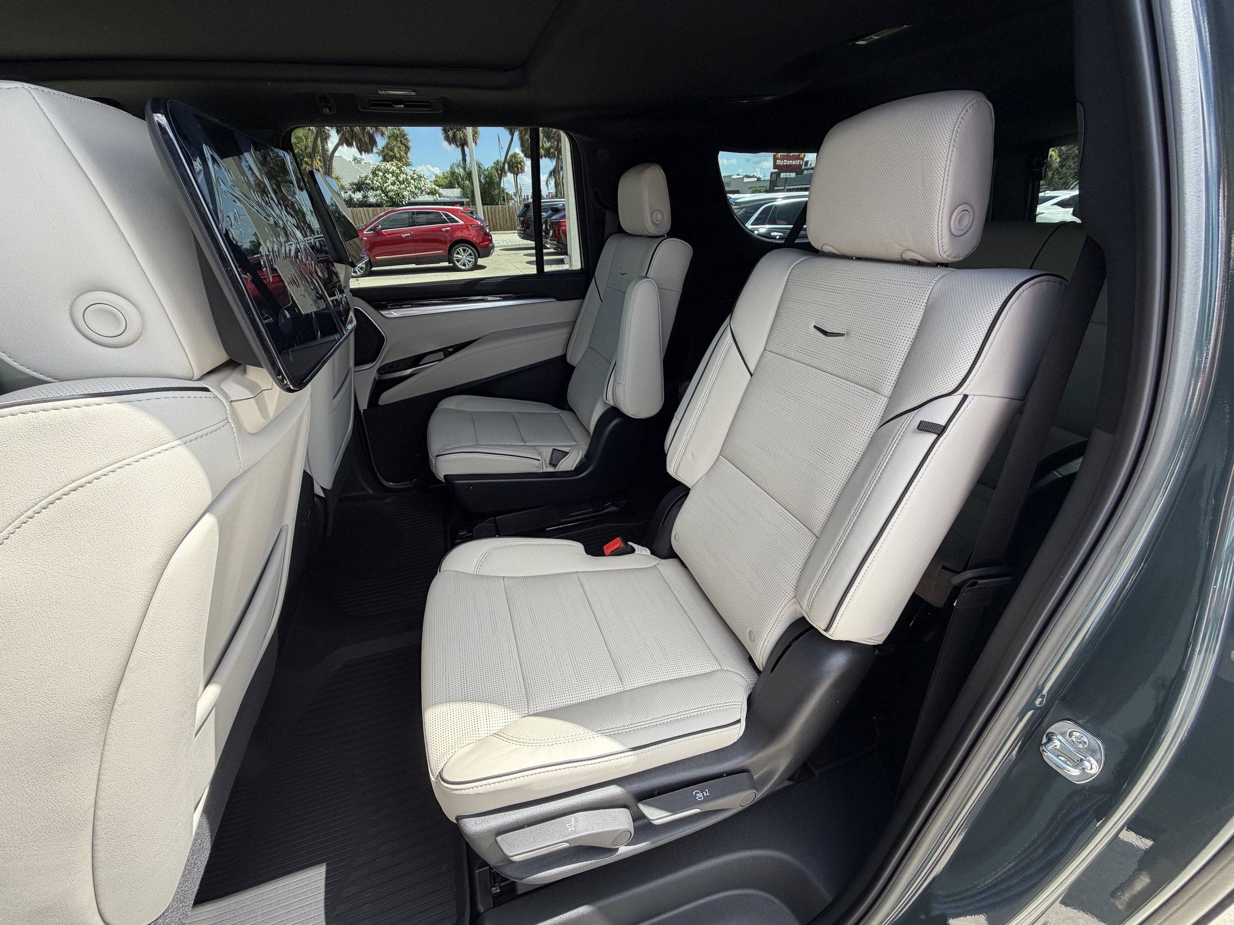 New 2026 Cadillac Escalade ESV Sport w/ Touring Package AWD/4WD image 15