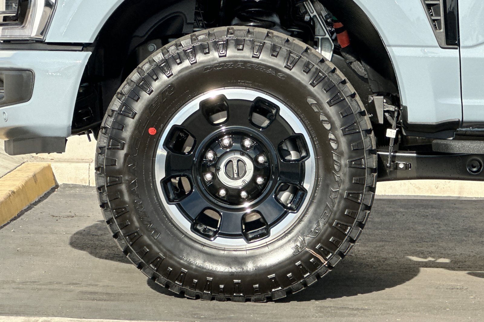 New 2026 Ford F350 Platinum w/ Tremor Off-Road Package image 24