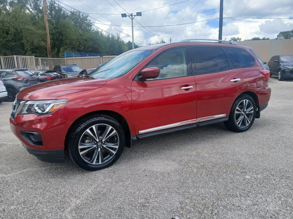 Used 2017 Nissan Pathfinder Platinum w/ Family Entertainment Package FWD image 1