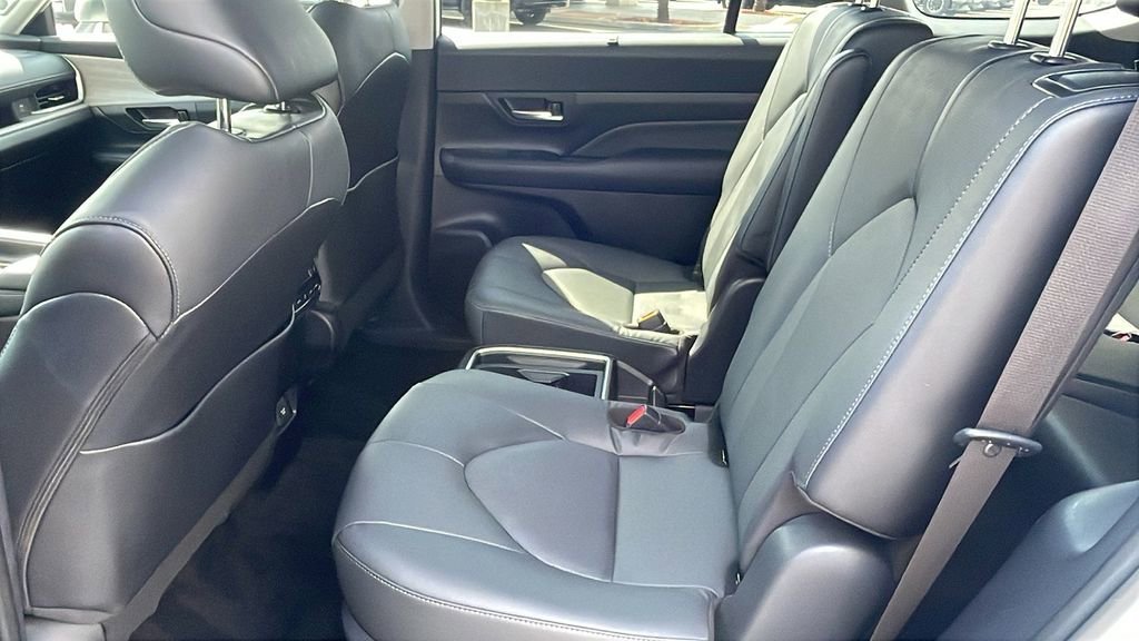 Certified 2024 Toyota Grand Highlander XLE image 12