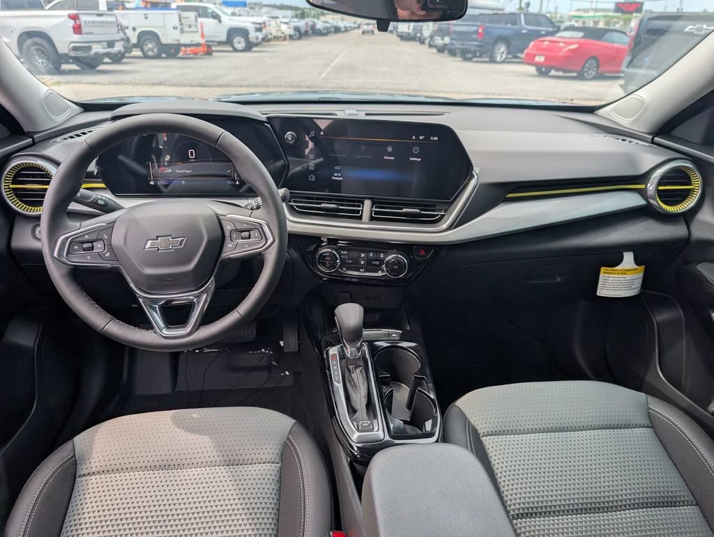 New 2026 Chevrolet Trax LT w/ Sunroof Package FWD image 26