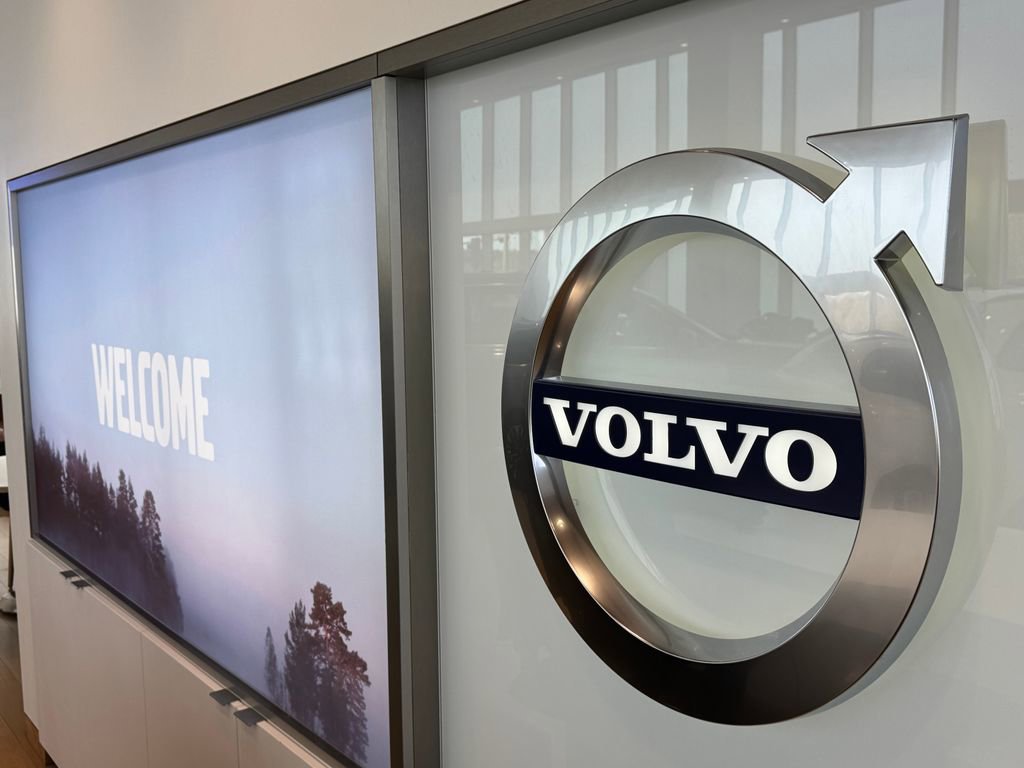 Used 2023 Volvo C40 P8 Recharge Plus AWD/4WD image 8