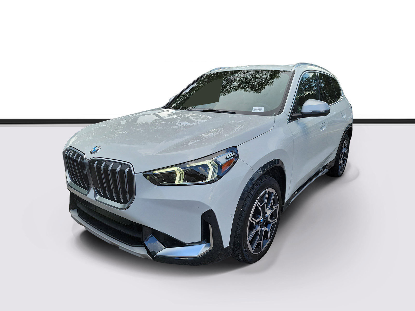 Used 2023 BMW X1 xDrive28i w/ Convenience Package AWD/4WD image 2
