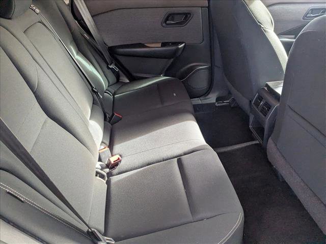 Used 2023 Nissan Rogue S image 22