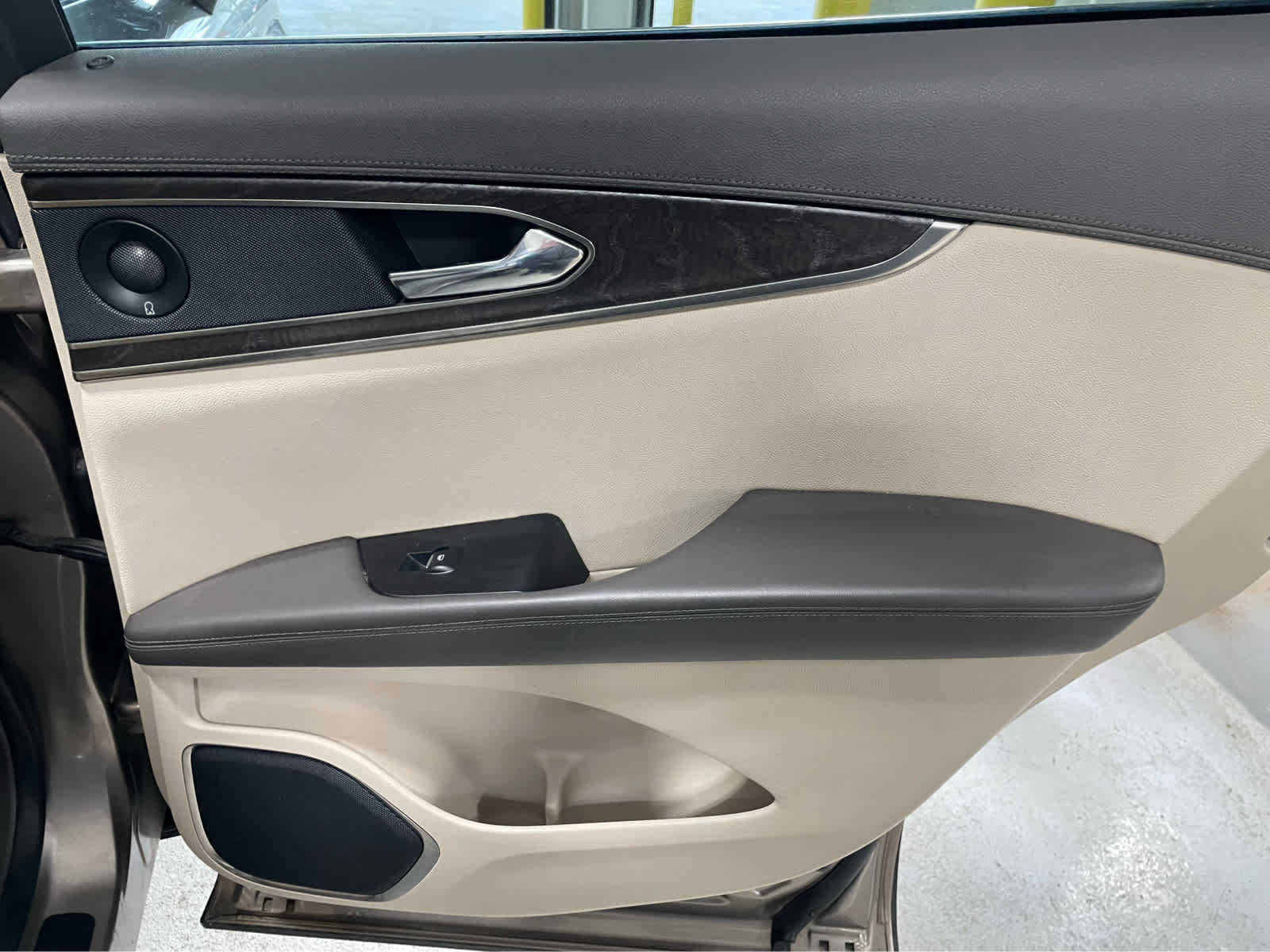 Used 2020 Lincoln Nautilus Reserve w/ Cargo Utility Package AWD/4WD image 37