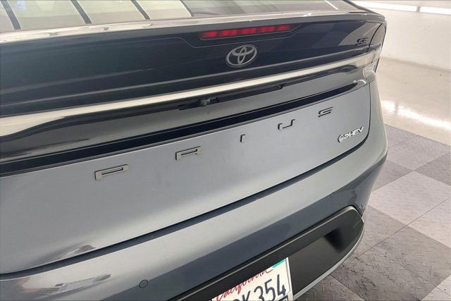 Used 2026 Toyota Prius Plug-In Hybrid FWD image 32