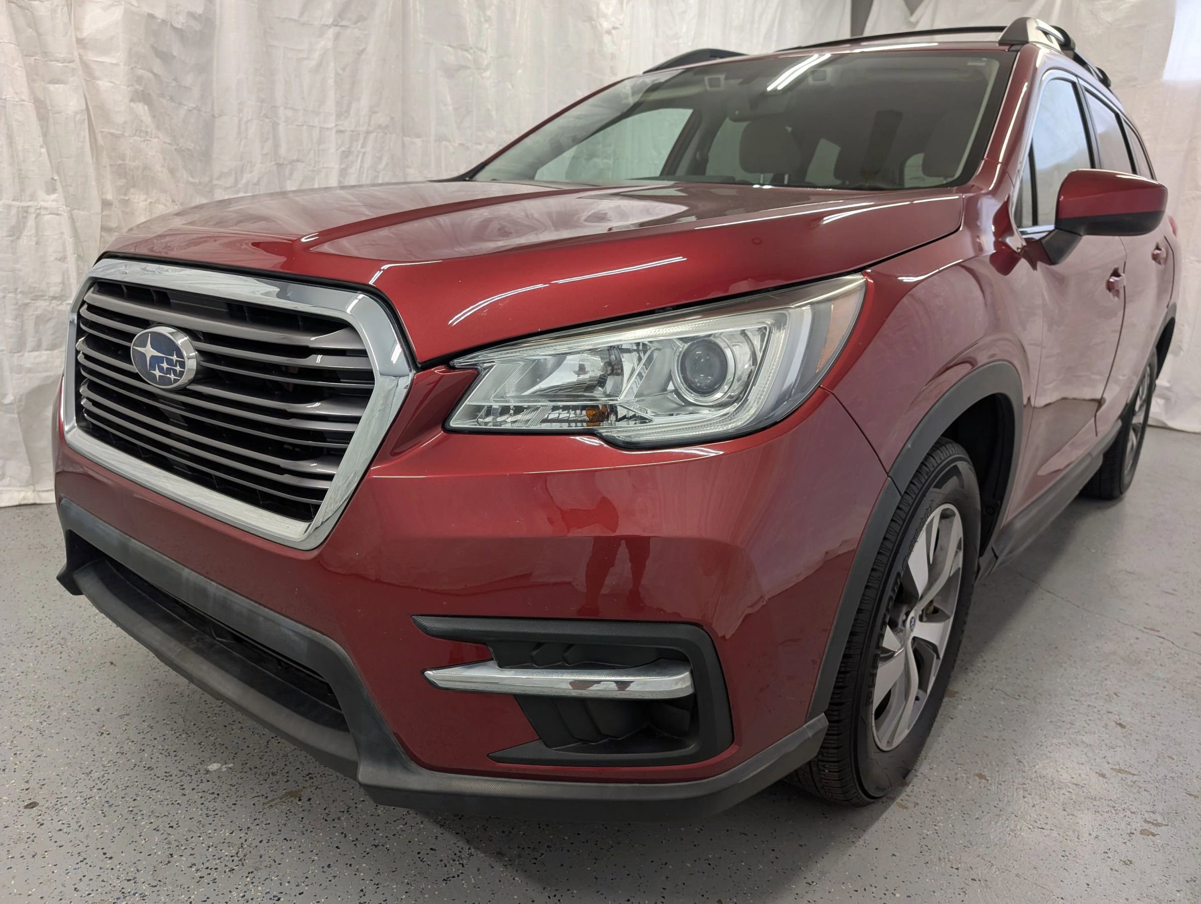 Used 2019 Subaru Ascent Premium image 2