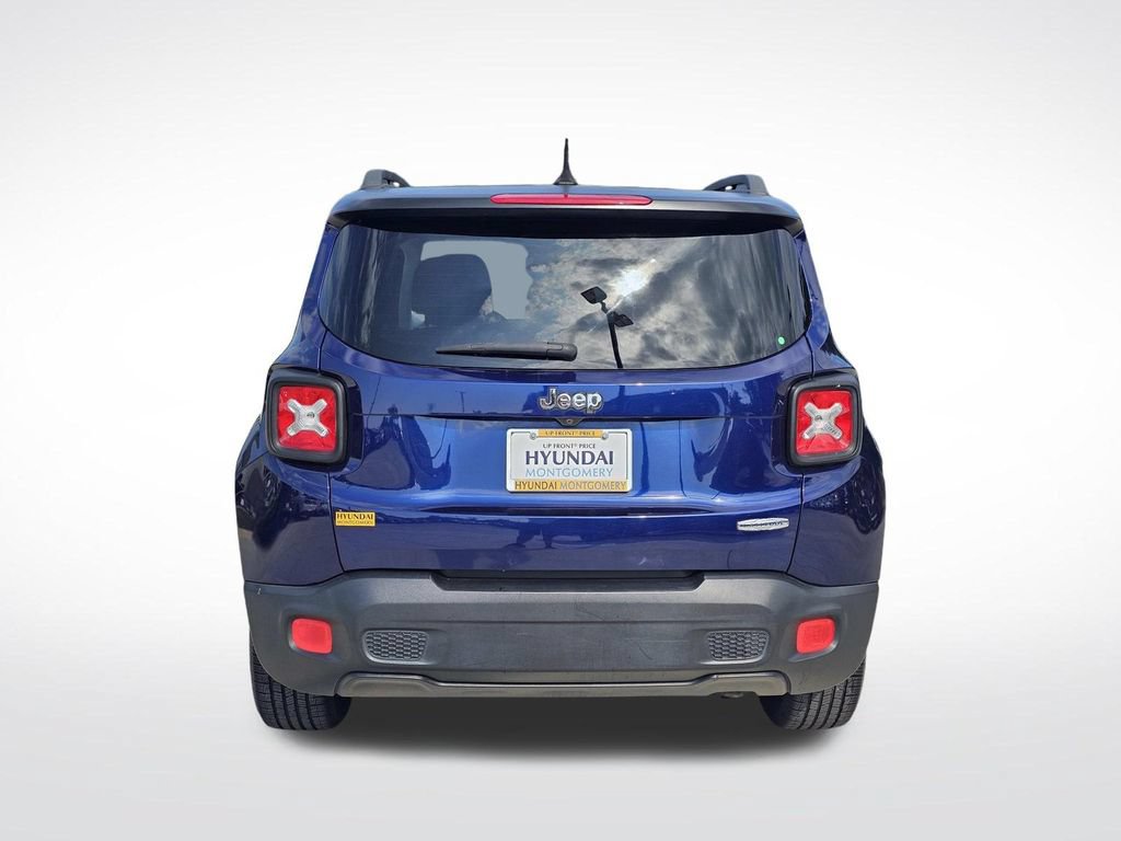 Used 2017 Jeep Renegade Latitude FWD image 11