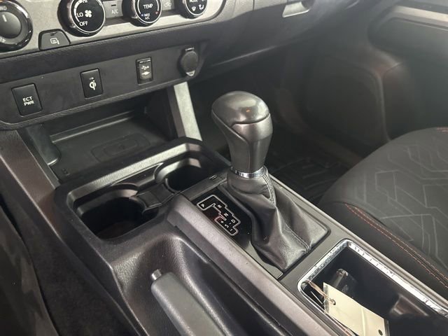 Used 2017 Toyota Tacoma TRD Sport w/ Tow Package AWD/4WD image 11