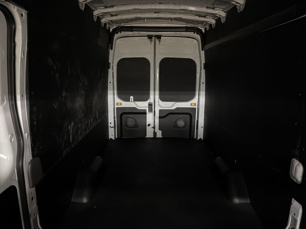 New 2026 Ford Transit 250 148 High Roof Extended w/ Load Area Protection Package RWD image 27