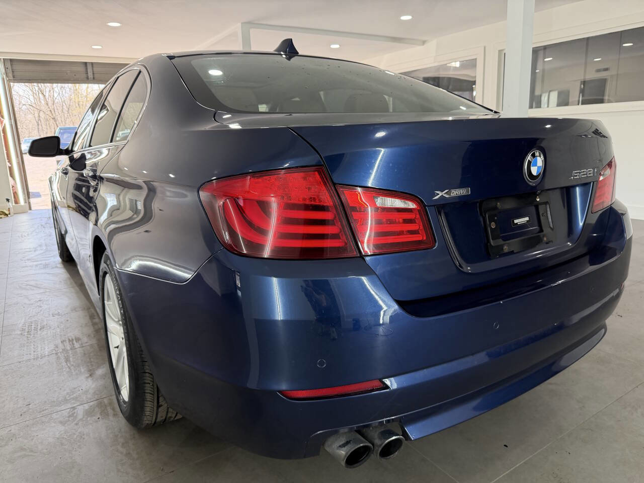 Used 2013 BMW 528i xDrive Sedan AWD/4WD image 7