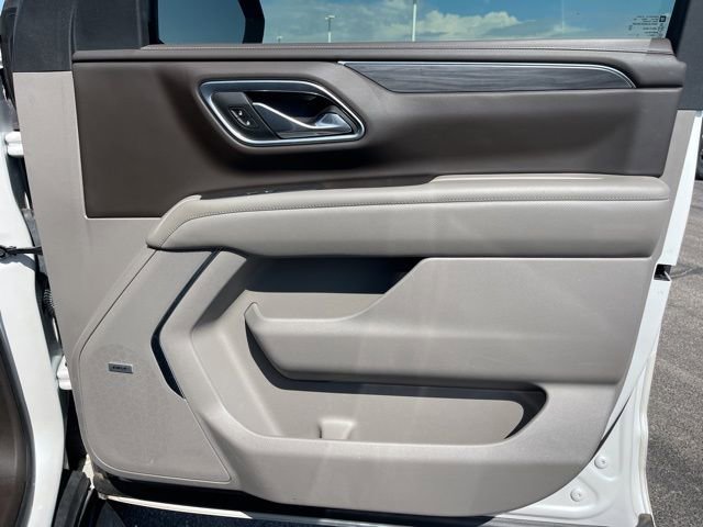 Used 2021 GMC Yukon XL SLT w/ SLT Luxury Plus Package image 13