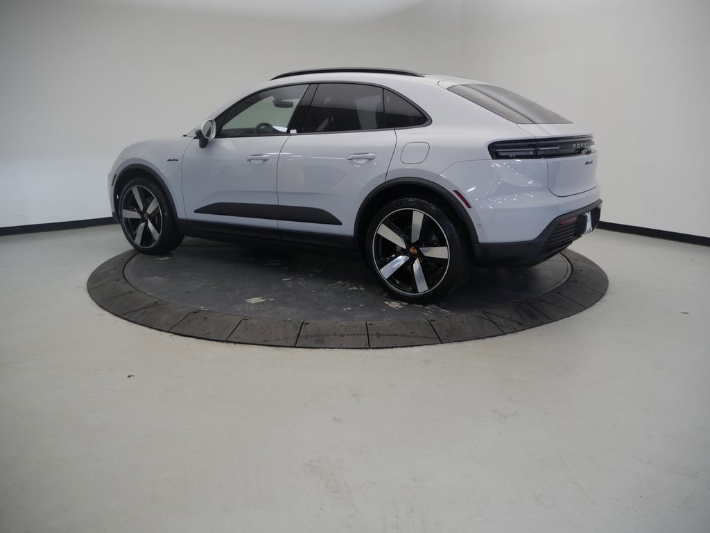 New 2026 Porsche Macan 4 Electric AWD/4WD image 3