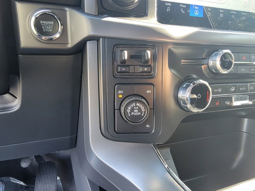New 2025 Ford F150 XLT image 24
